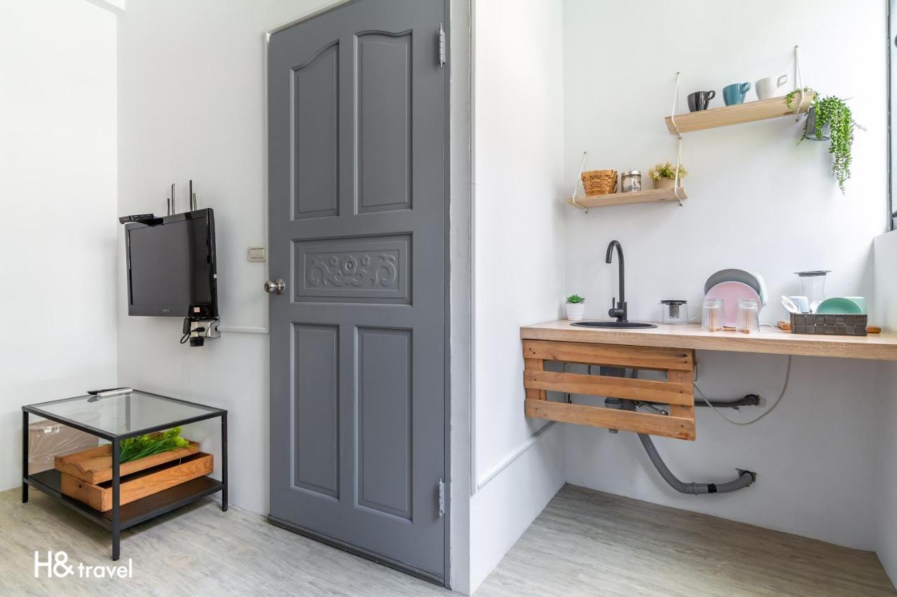 Sleepier Multi-Minsu Tainan Apartment Ngoại thất bức ảnh